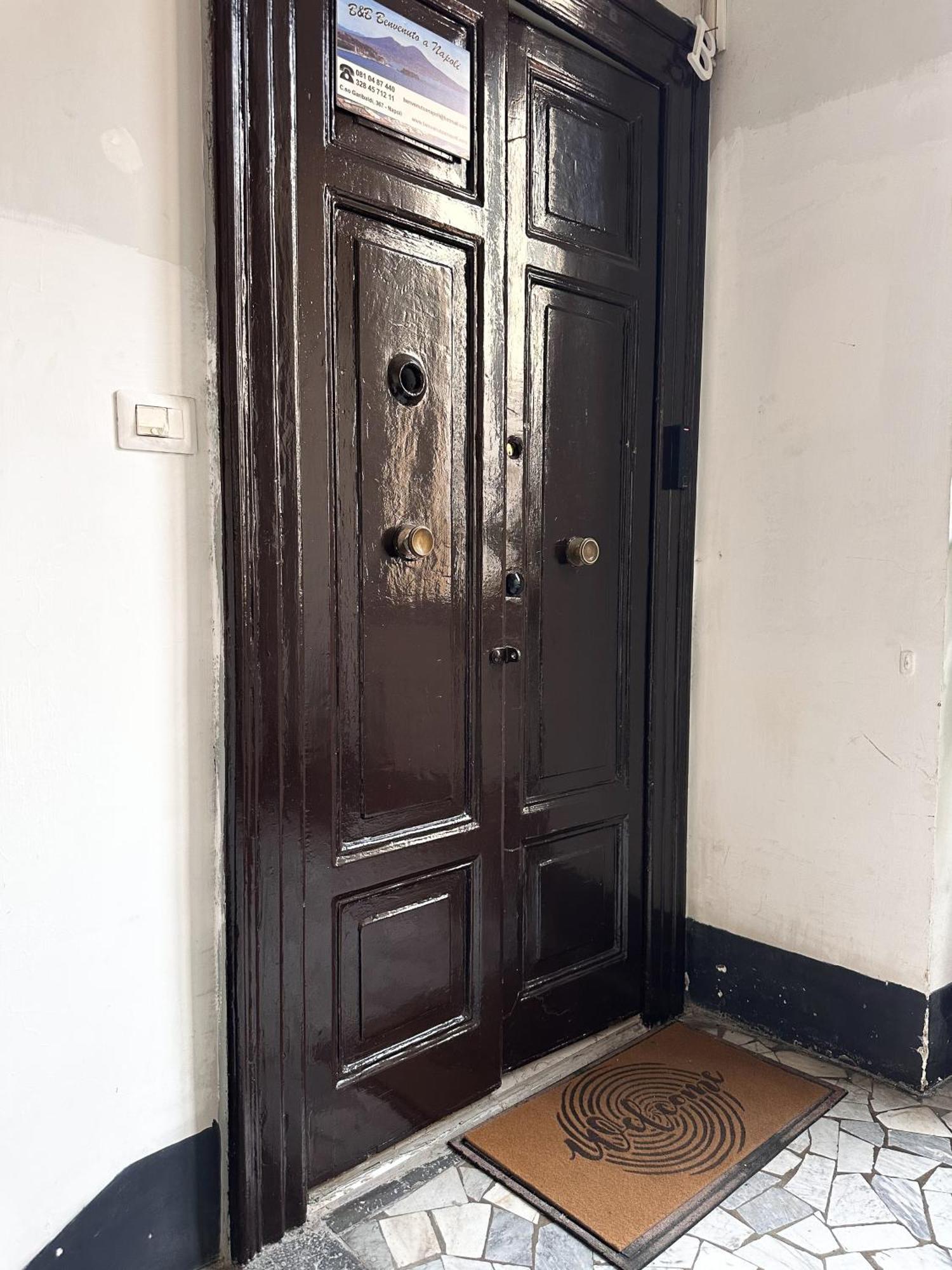 Bed and Breakfast Benvenuto A Napoli Zewnętrze zdjęcie